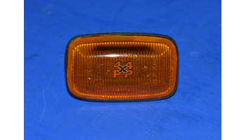REPETITEUR D'AILE  pour  TOYOTA  HILUX PICKUP  RZN168 - 2.4 essence 8/1997-8/2001 