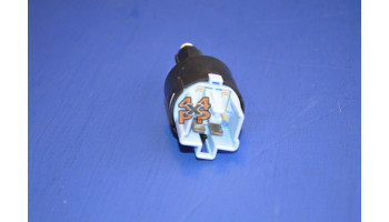 CONTACTEUR FREIN OEM (4 BROCHES)  pour  MITSUBISHI  PAJERO  V97 - 3.8 essence 9/2006-> long 