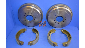 JEU DE TAMBOURS ET DE PATINS DE FREIN ARRIÈRE  pour  TOYOTA  HILUX PICKUP  YN106 - 2.2 essence 8/1988-8/1994 