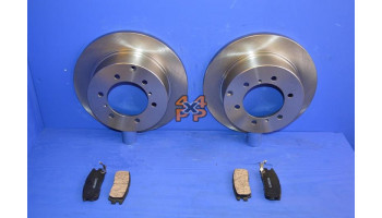 KIT DISQUES ET PLAQUETTES DE FREIN ARRIÈRE  pour  MITSUBISHI  PAJERO  V46 - 2.8TD 11/1993-2/2000 long 