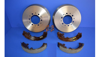 JEU DE TAMBOURS ET DE PATINS DE FREIN ARRIÈRE  pour  TOYOTA  HILUX PICKUP  KUN25 - 2.5TD 7/2005-2017  