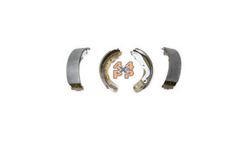 JEU DE MACHOIRS ARRIERE (4)  pour  NISSAN  TERRANO 2  R20P - 2.4 essence 1993-2/2002 