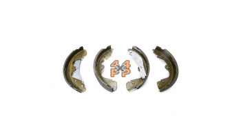 JEU DE MACHOIRS ARRIERE (4)  pour  NISSAN  TERRANO 2  R20P - 2.4 essence 1993-2/2002 