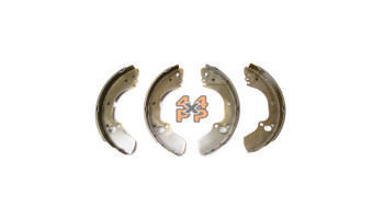 JEU DE MACHOIRS ARRIERE (4)  pour  ISUZU  PICKUP  TFS55 – 2.8TD 1993-12/2001 
