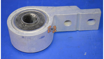 BAGUE ARRIERE TRIANGLE BAS  pour  NISSAN  X-TRAIL  T30QR - 2.0/2.5 essence (QR) 6/2001->5/2007 