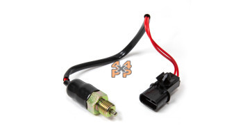 CONTACTEUR FEU DE RECULE  pour  MITSUBISHI  PAJERO  V74 - 2.5TD 2/2000-8/2006 long 